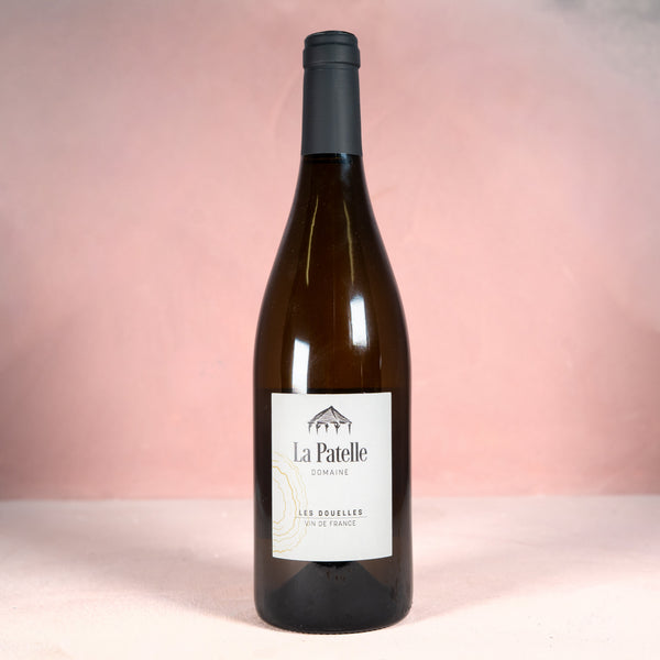 Domaine La Patelle, Chardonnay Les Douelles 2022 - Bottle Hero