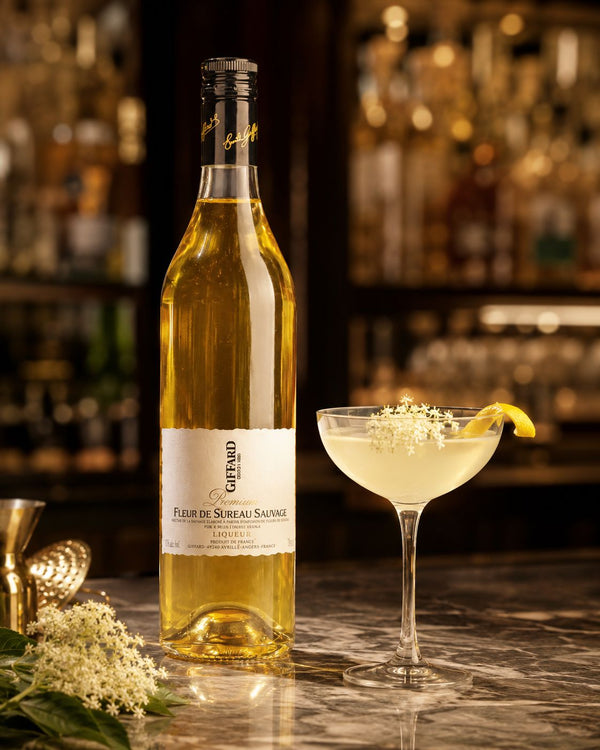 Giffard Wild Elderflower Premium Likør - Bottle Hero