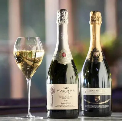 Graham Beck, Synergy Chardonnay Pinot Noir Extra Brut 2017 - Bottle Hero