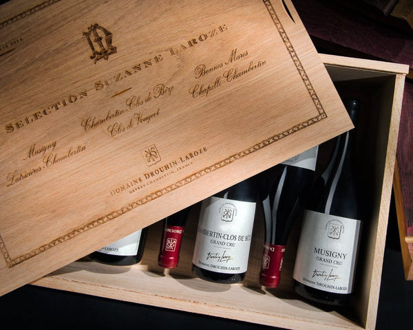 Domaine Drouhin-Laroze, Six Grands Crus - Selection Suzanne Laroze, 2017 - bottlehero.dk